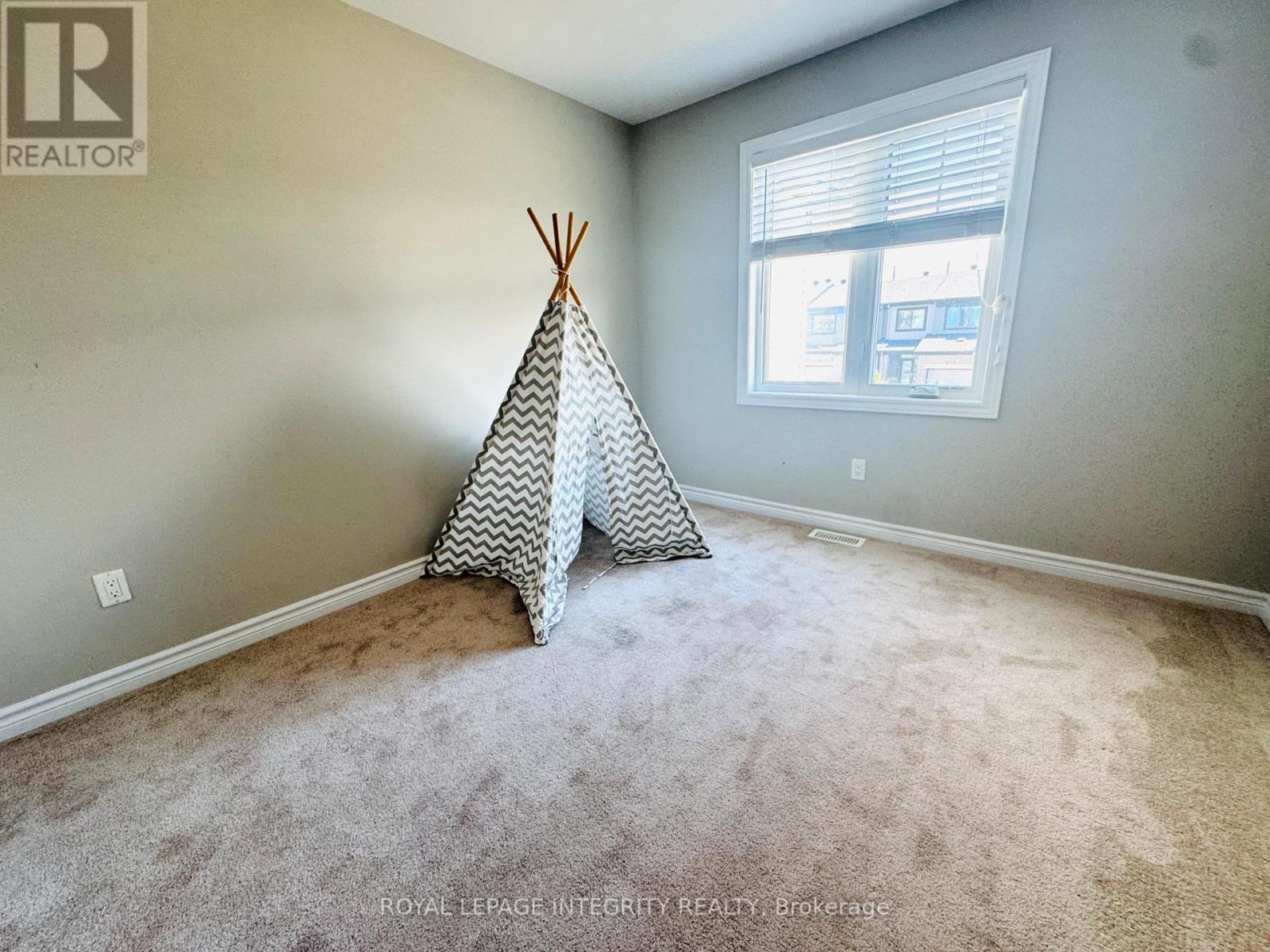 Photo 7 of 158 Bandelier Way, Ottawa ON