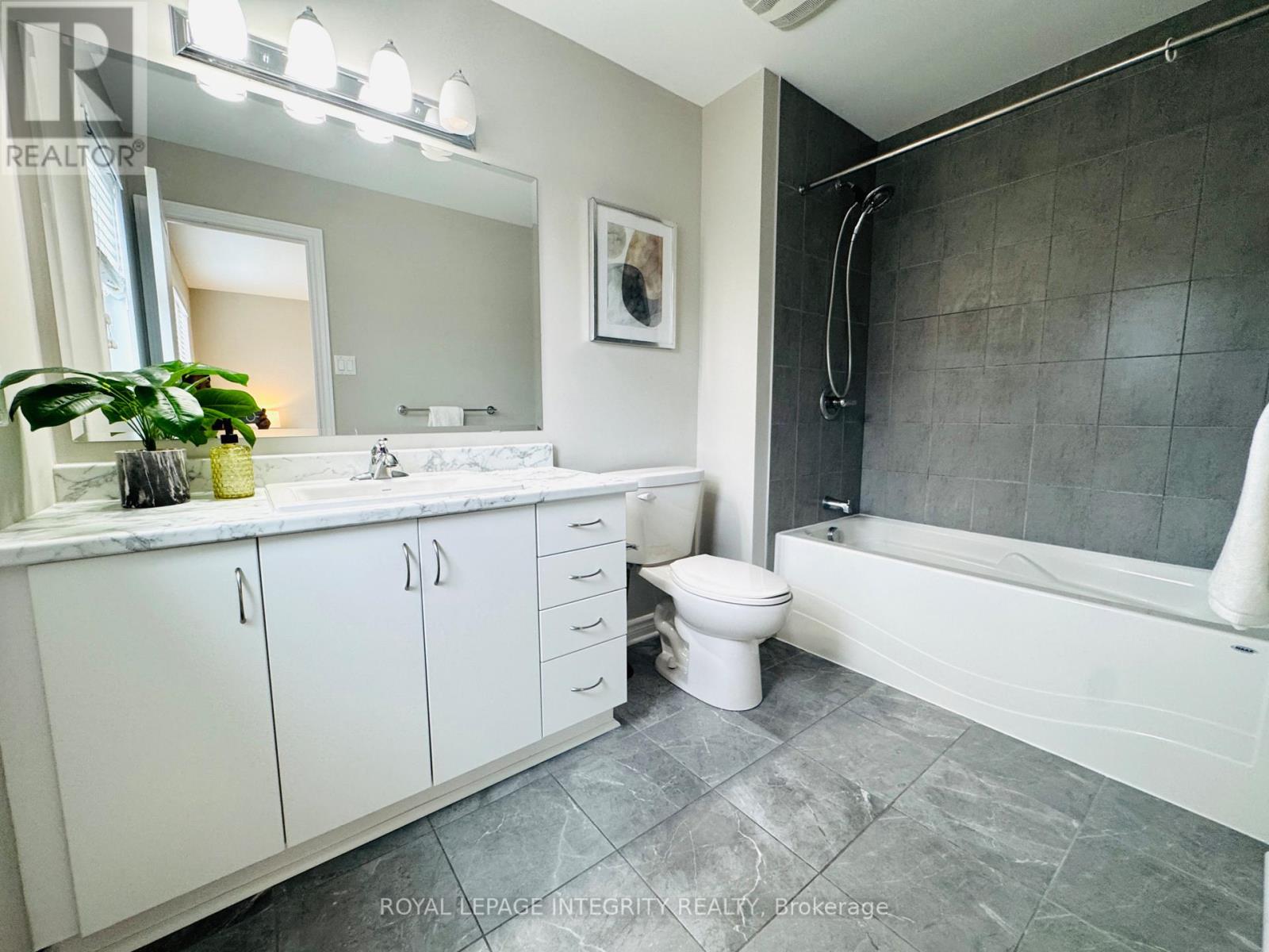 Photo 10 of 158 Bandelier Way, Ottawa ON