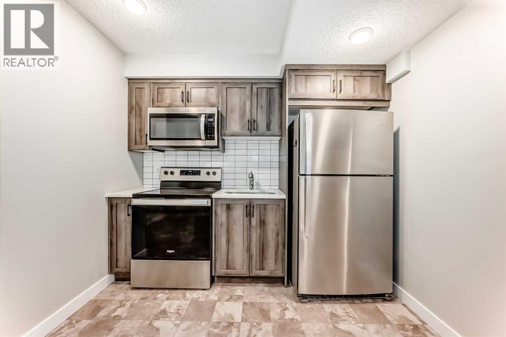 Photo 16 of 157 Belmont Drive Sw, Calgary AB