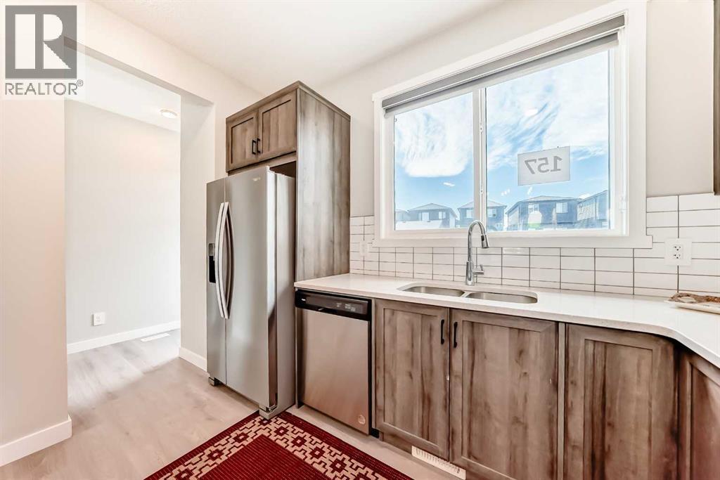 Photo 29 of 157 Belmont Drive Sw, Calgary AB