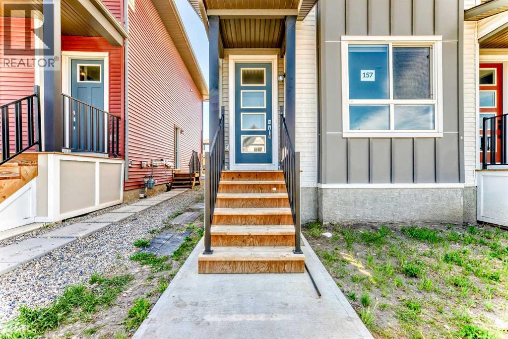 Photo 19 of 157 Belmont Drive Sw, Calgary AB