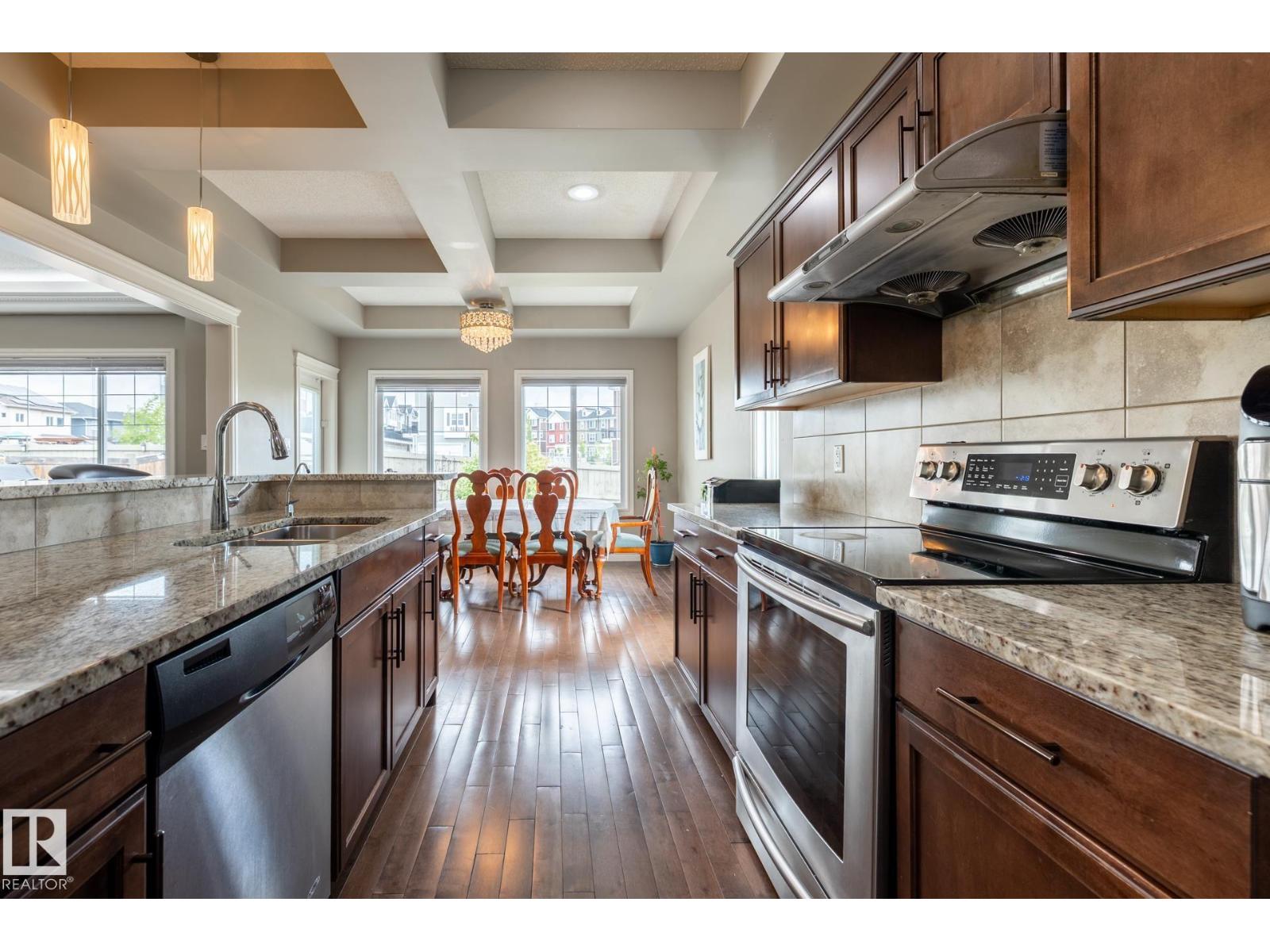 Photo 18 of 18003 77 St Nw, Edmonton AB