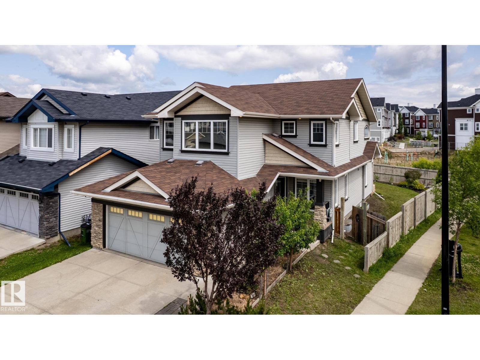 Photo 2 of 18003 77 St Nw, Edmonton AB