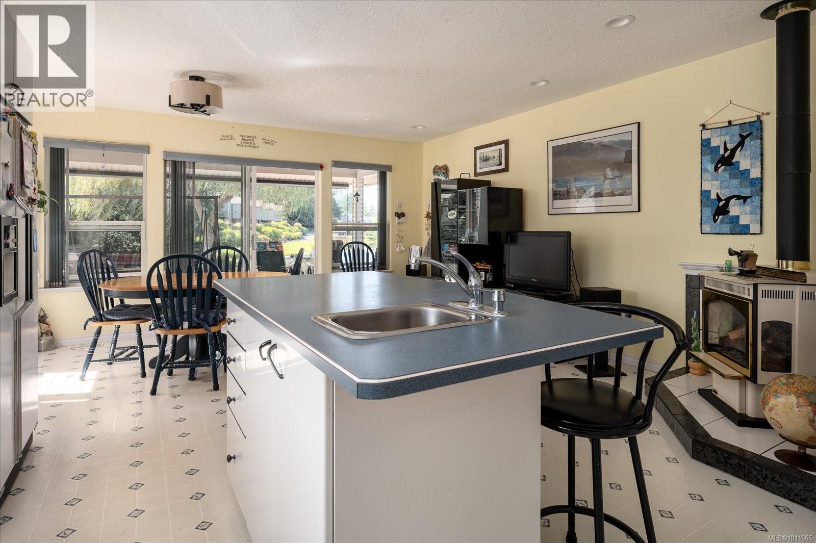 Photo 19 of 530 Dalmatian Dr, French Creek BC