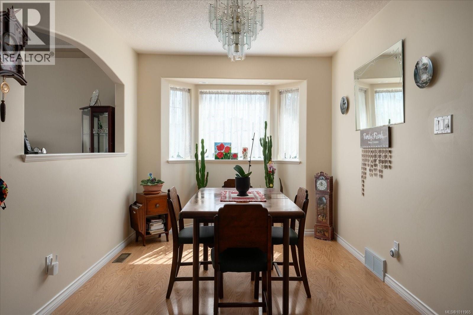 Photo 3 of 530 Dalmatian Dr, French Creek BC