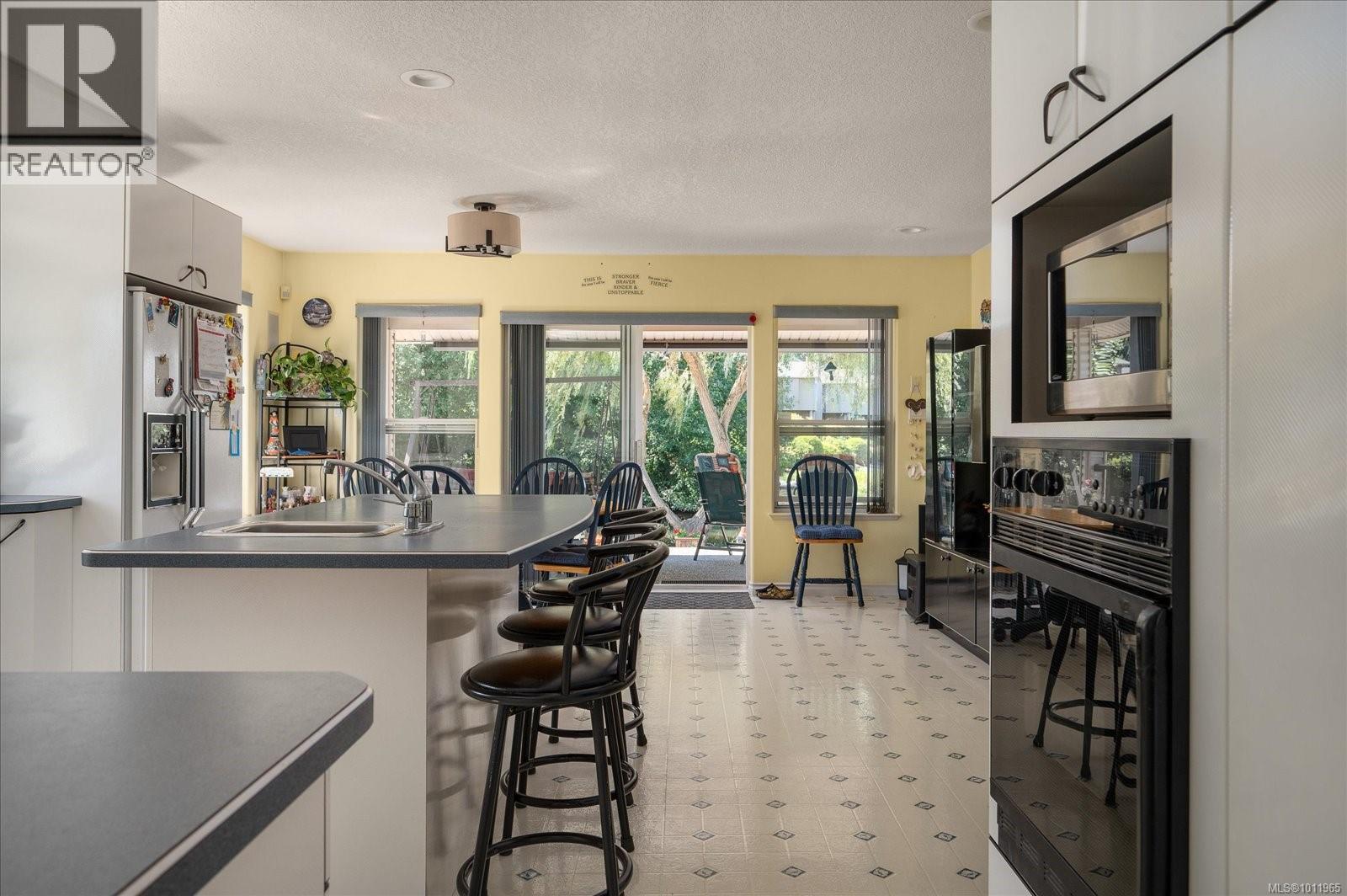 Photo 4 of 530 Dalmatian Dr, French Creek BC