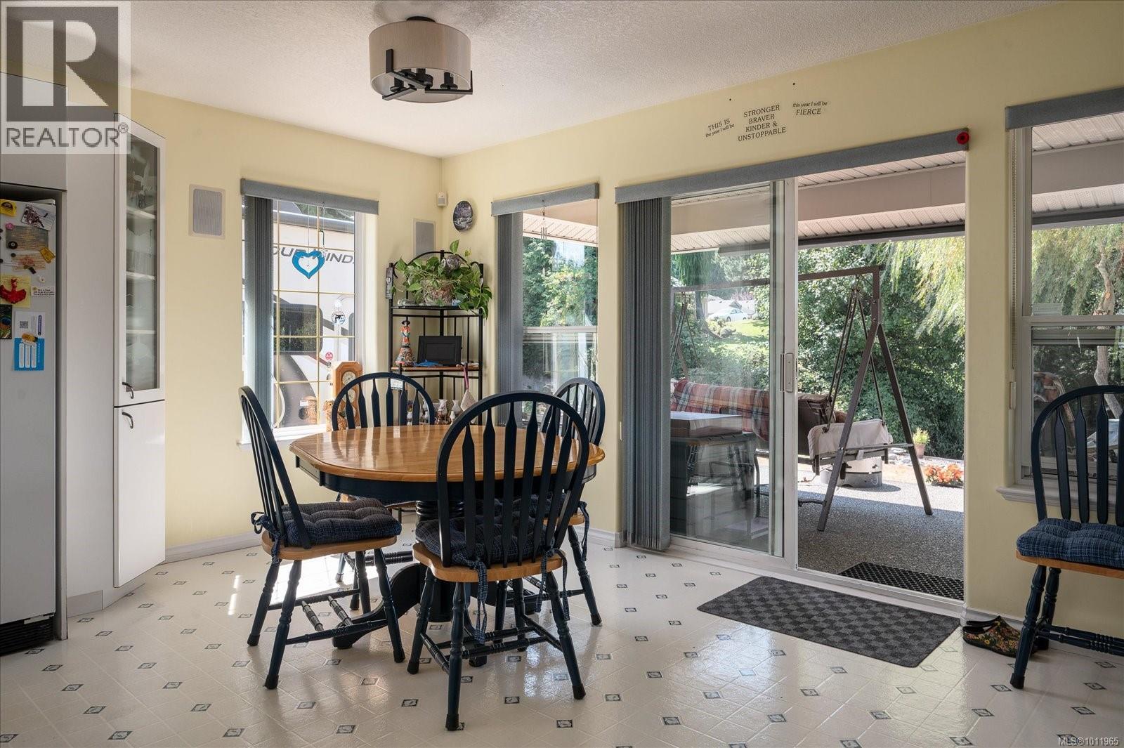 Photo 5 of 530 Dalmatian Dr, French Creek BC