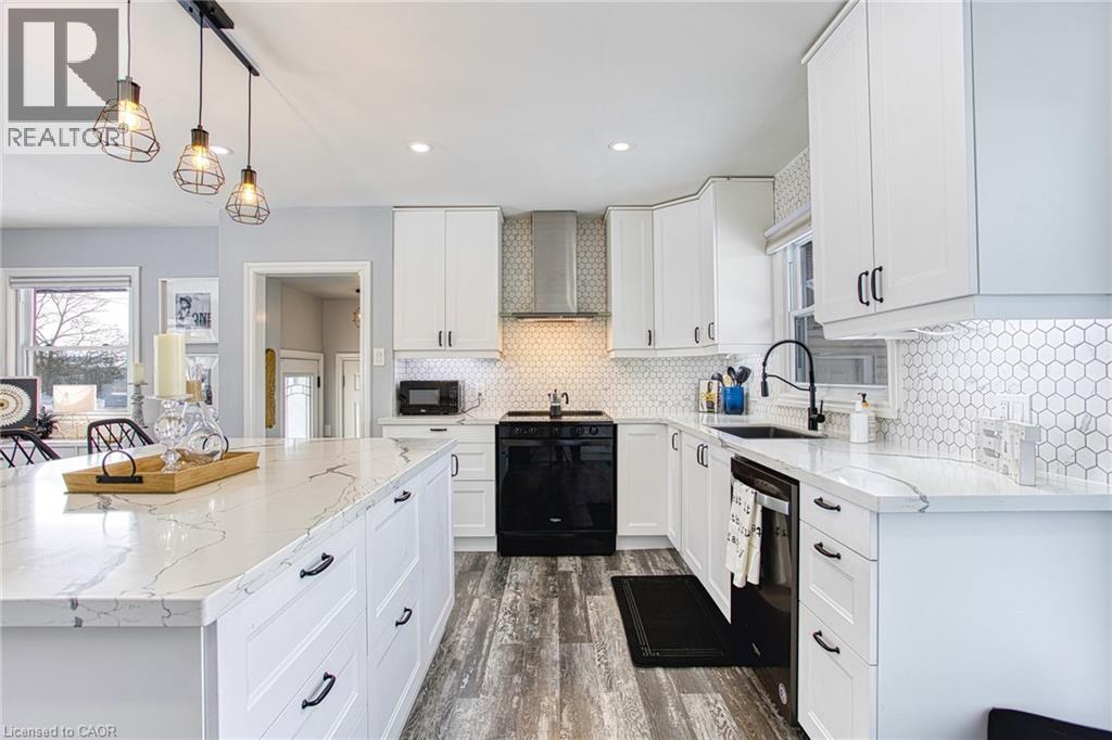 Photo 37 of 4382 Central Avenue, Beamsville ON