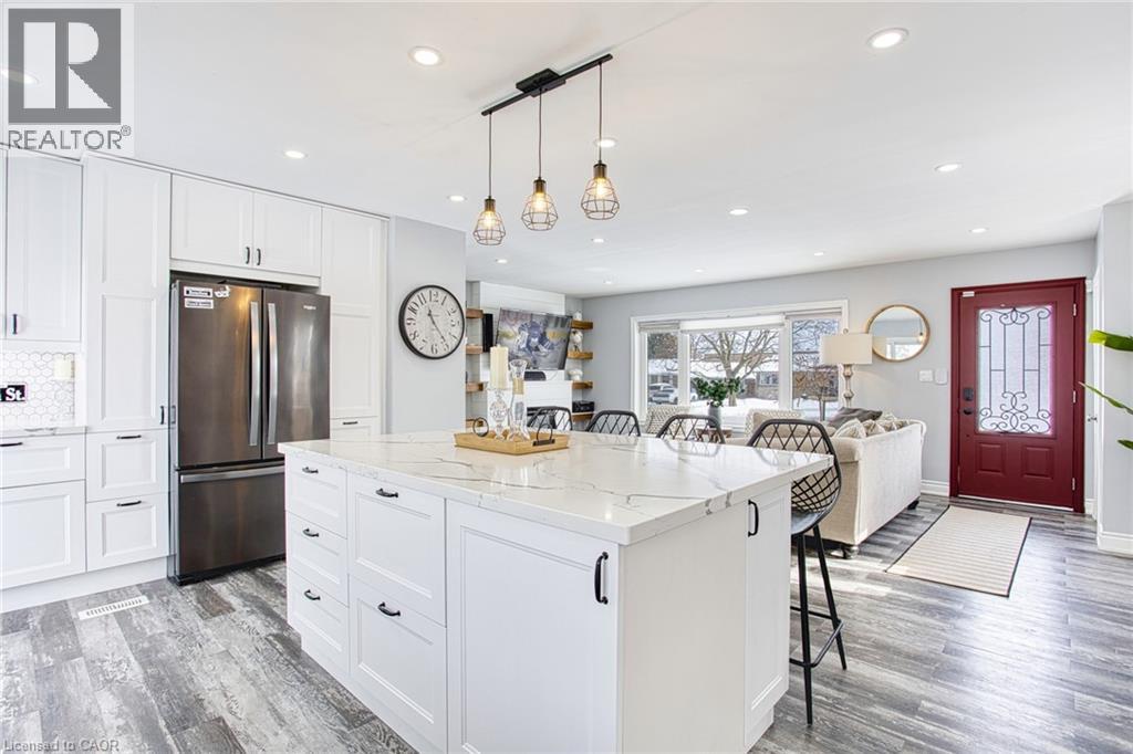 Photo 15 of 4382 Central Avenue, Beamsville ON