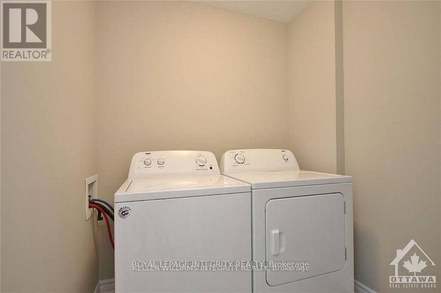 Photo 6 of 158 Bandelier Way, Ottawa ON