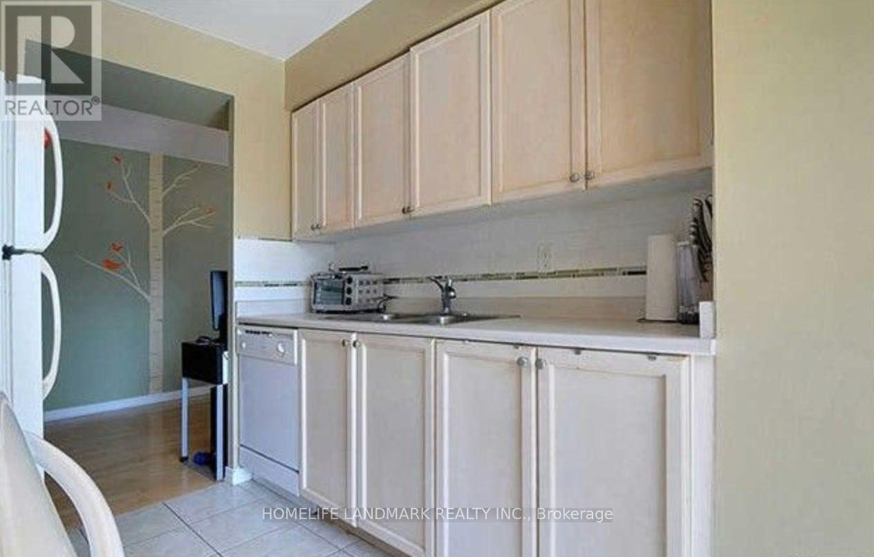 Photo 5 of 1215 155 Beecroft Road, Toronto ON