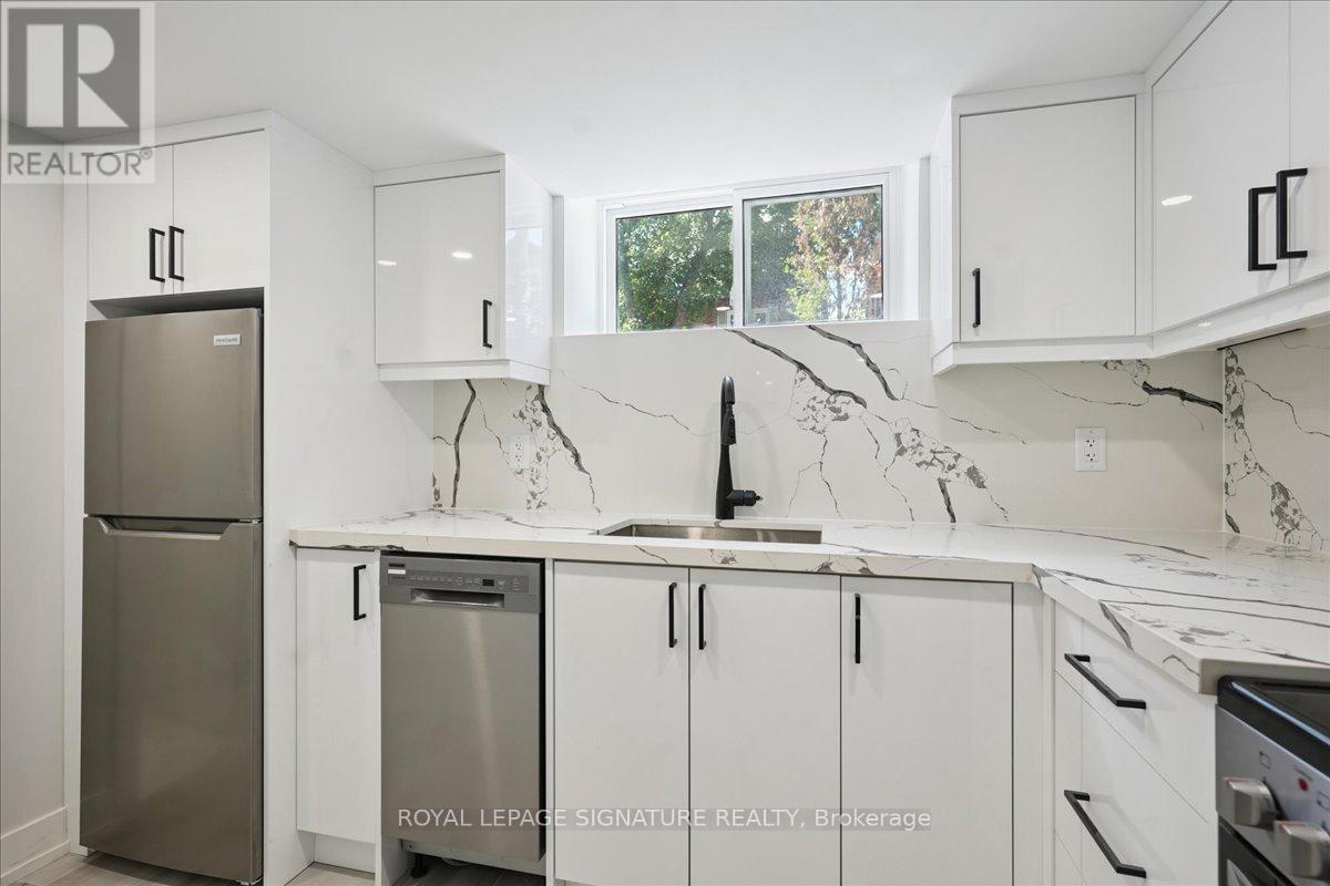 Photo 4 of Bsmt 1 647 Shaw Street, Toronto ON