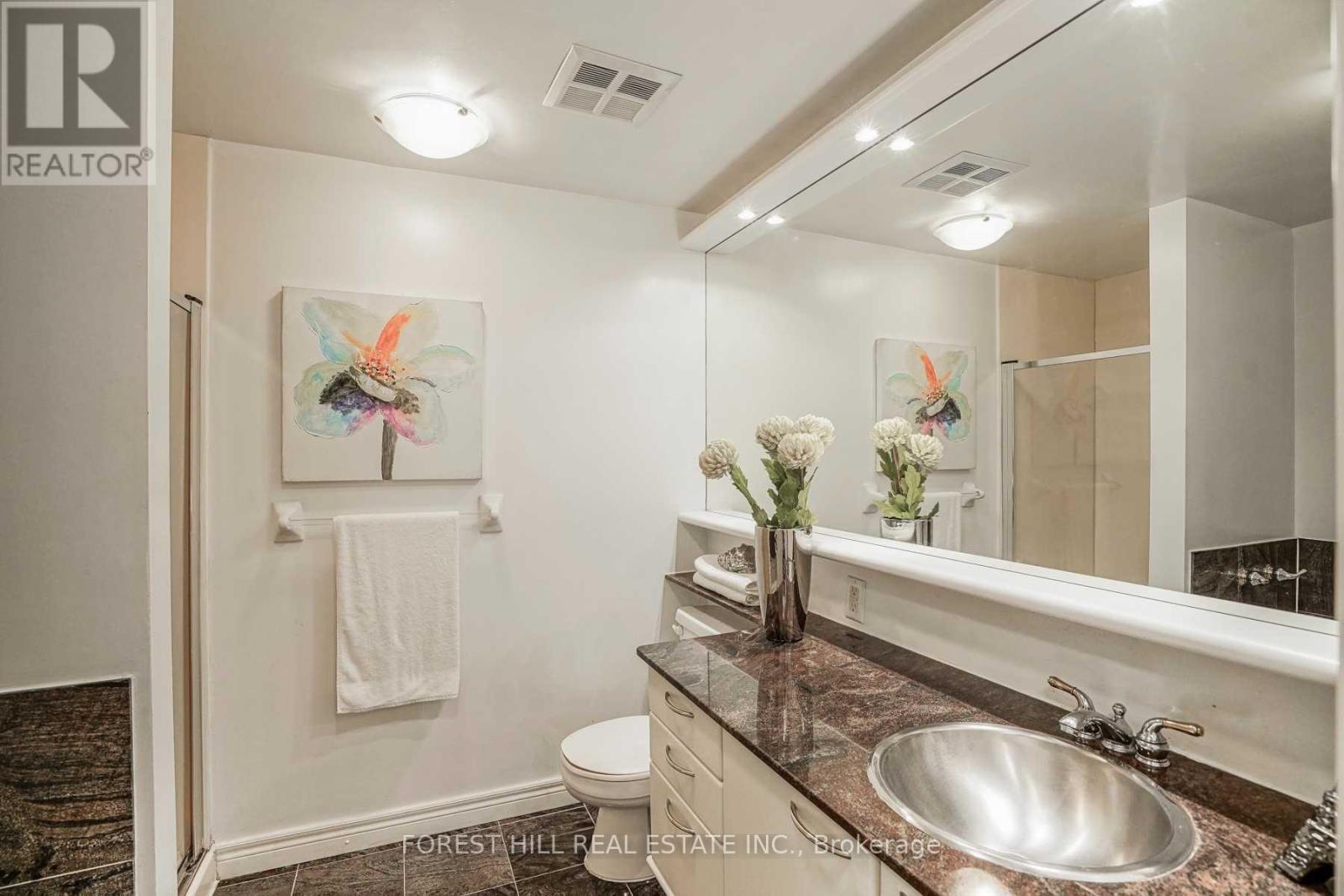 Photo 12 of 605 55 Bloor Street E, Toronto ON