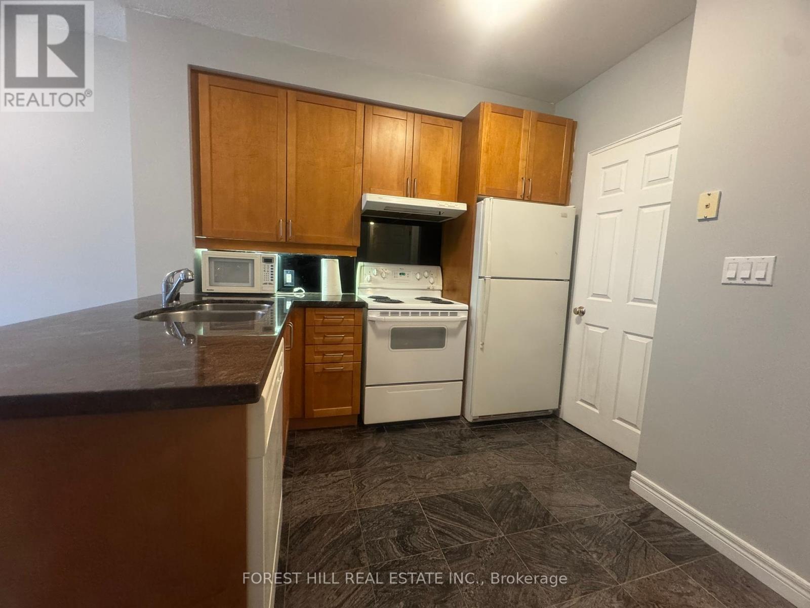 Photo 15 of 605 55 Bloor Street E, Toronto ON