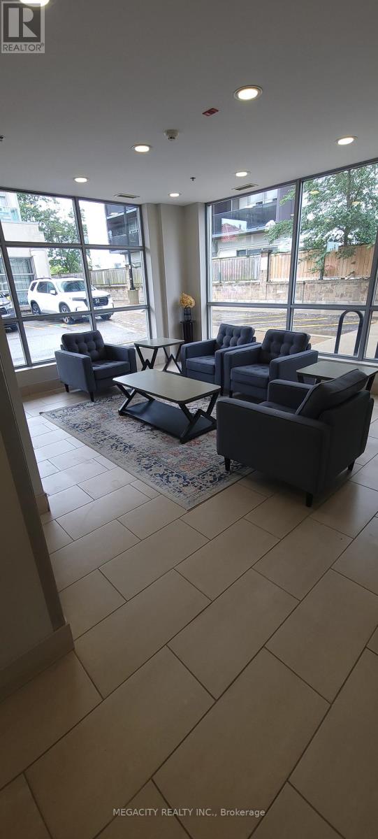 Photo 9 of 401 2464 Weston Road, Toronto ON