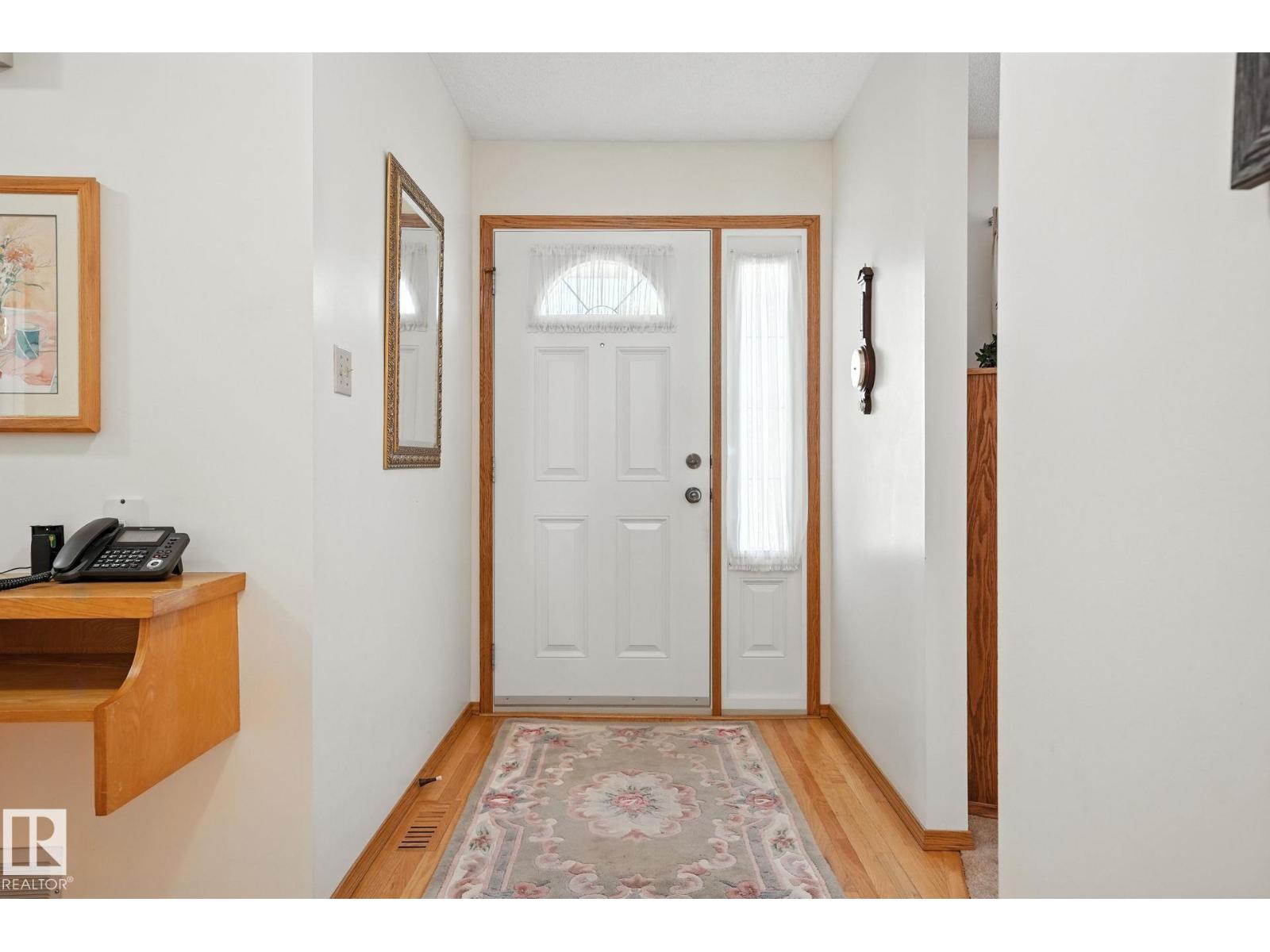 Photo 33 of 138 Harrison Dr Nw, Edmonton AB