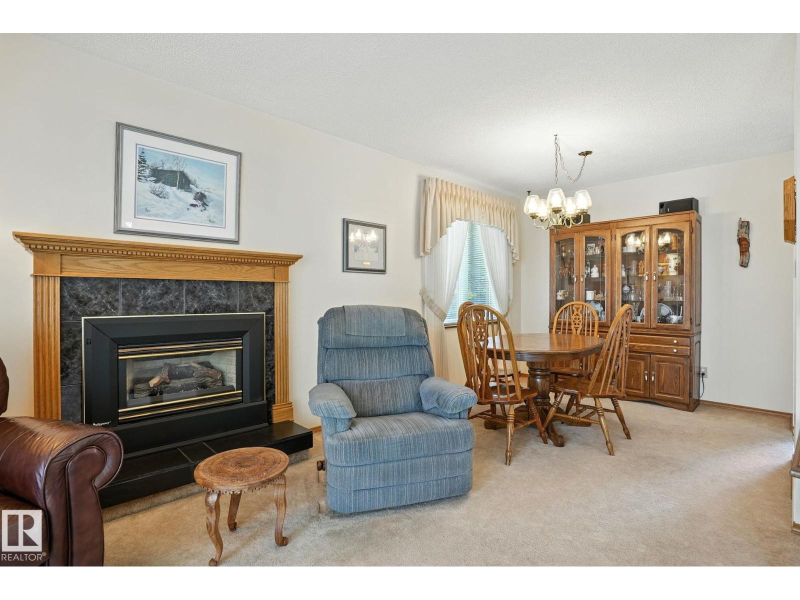 Photo 32 of 138 Harrison Dr Nw, Edmonton AB