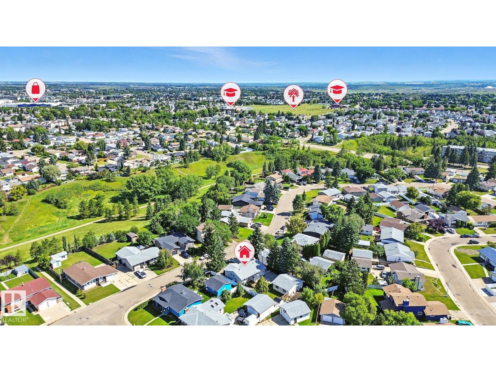 Photo 5 of 138 Harrison Dr Nw, Edmonton AB