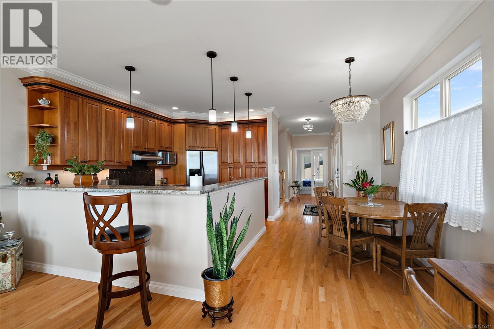 9452 Lochside Drive, Sidney