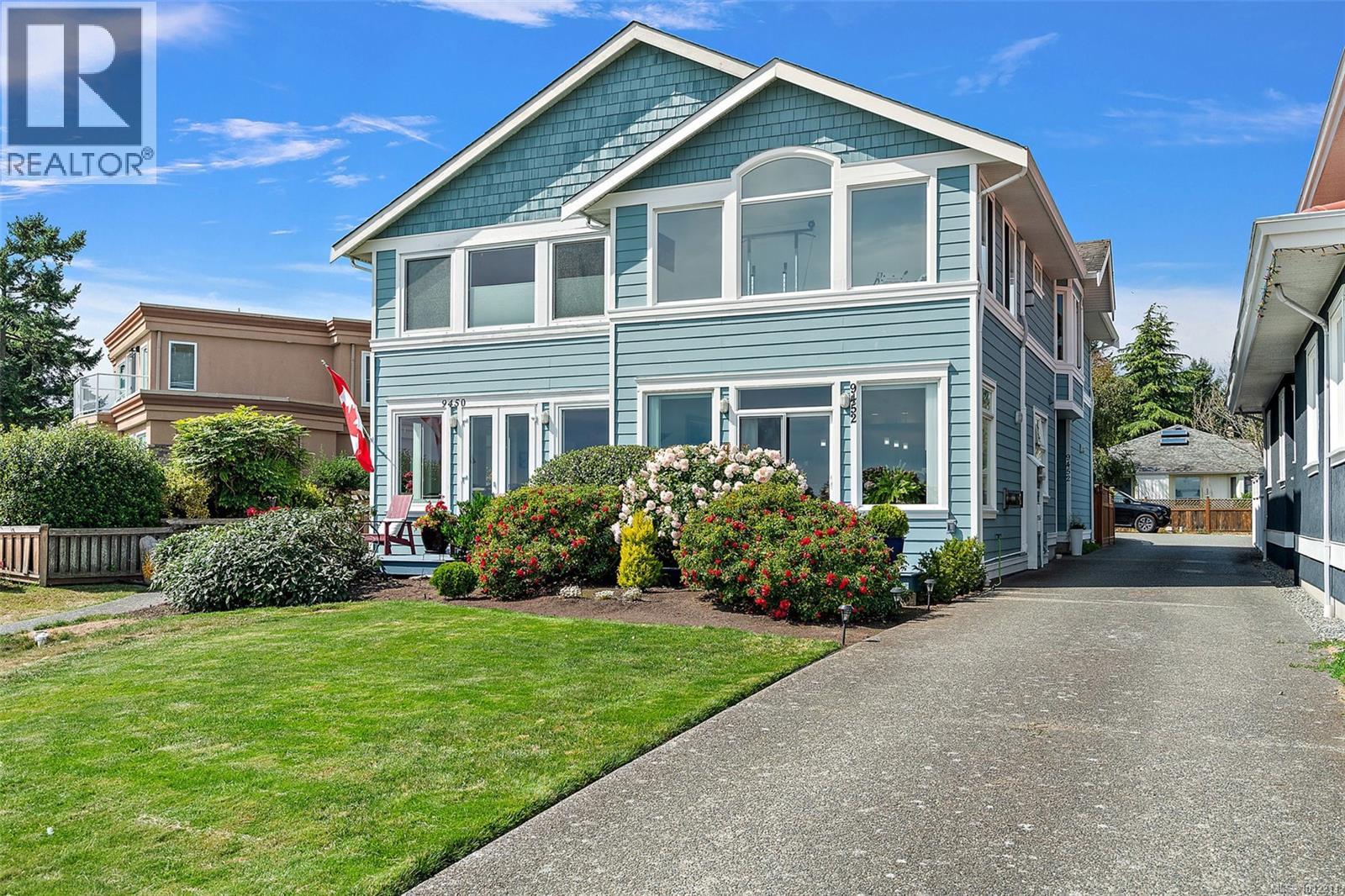  9452 Lochside Drive, Sidney