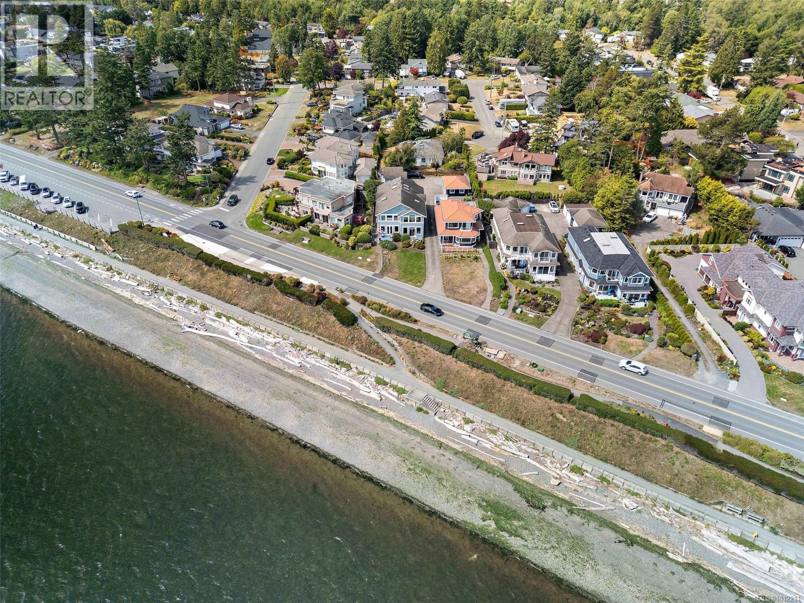  9452 Lochside Drive, Sidney