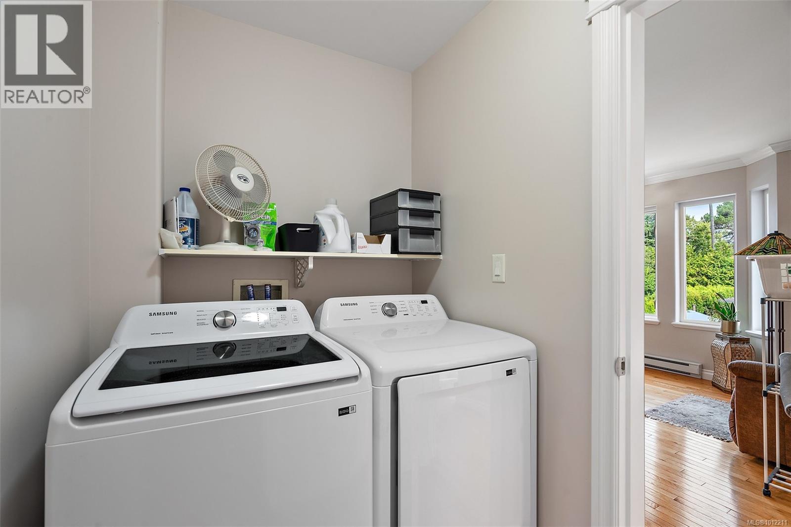  9452 Lochside Drive, Sidney