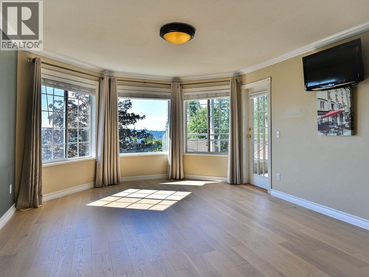Photo 11 of 1422 Magnolia Place, Coquitlam BC
