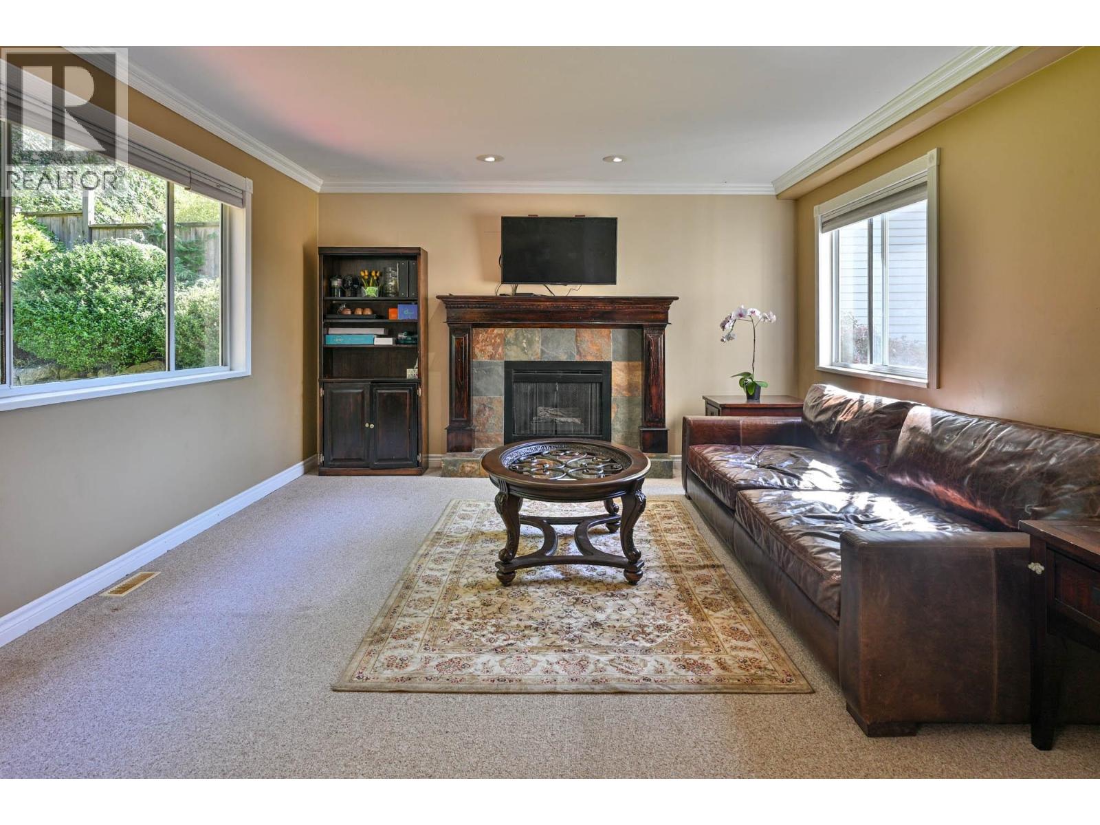 Photo 2 of 1422 Magnolia Place, Coquitlam BC
