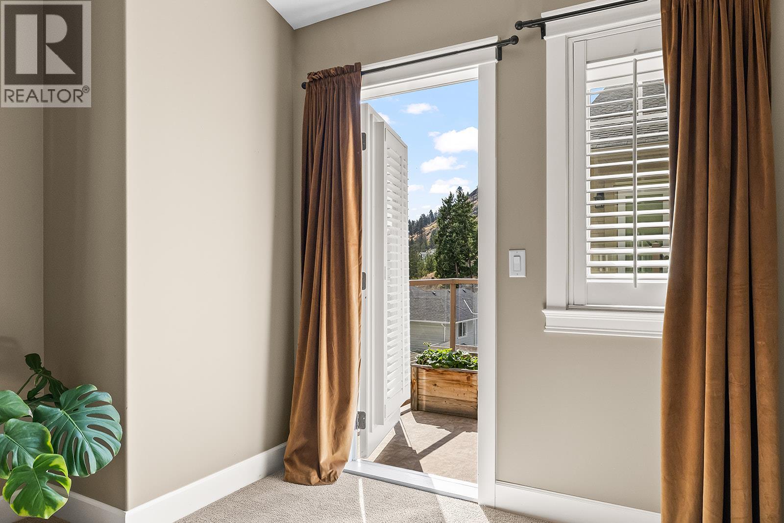 6 2283 Shannon Heights Court, West Kelowna