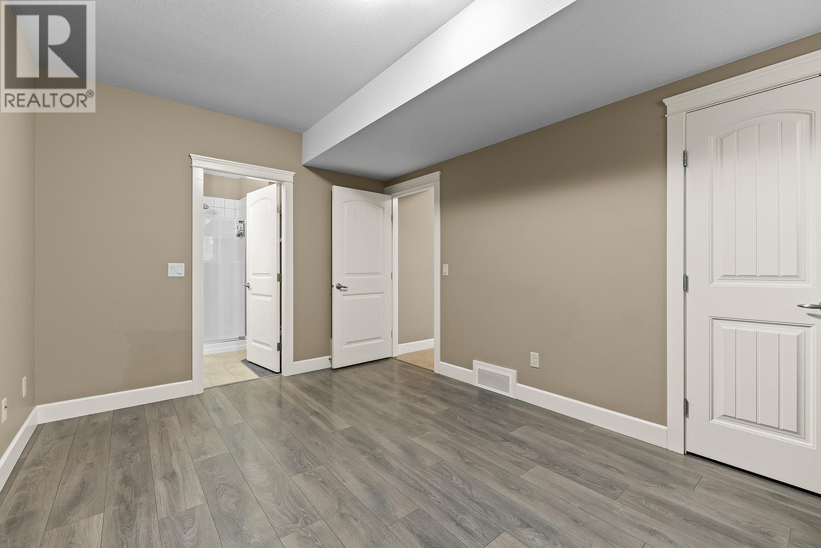 6 2283 Shannon Heights Court, West Kelowna