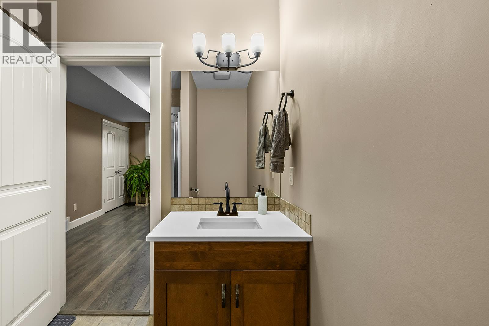 6 2283 Shannon Heights Court, West Kelowna