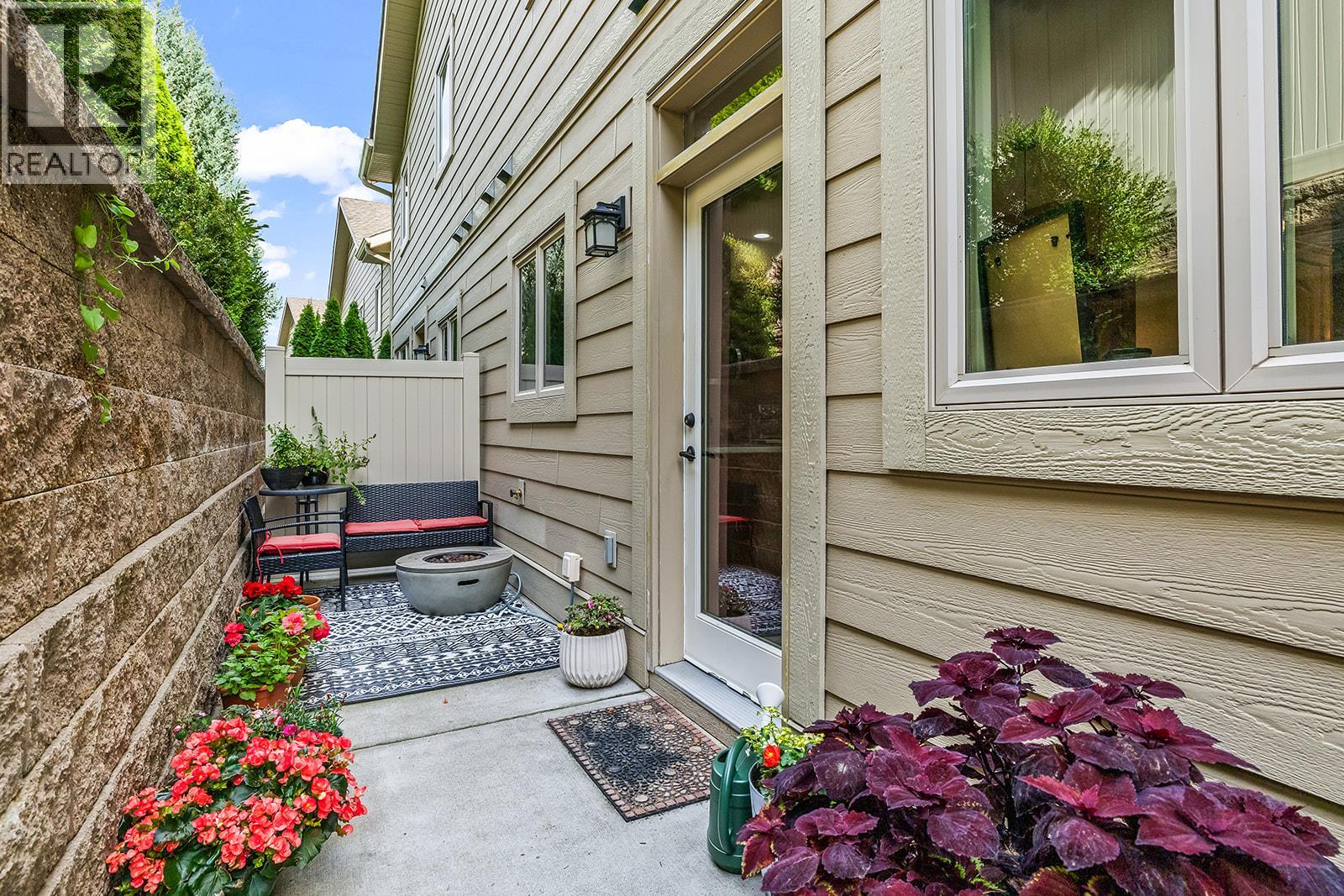 6 2283 Shannon Heights Court, West Kelowna