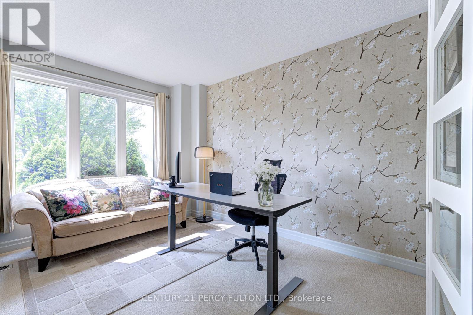 Photo 7 of 122 John W Taylor Avenue, New Tecumseth ON