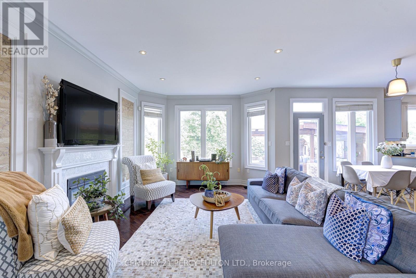 Photo 20 of 122 John W Taylor Avenue, New Tecumseth ON