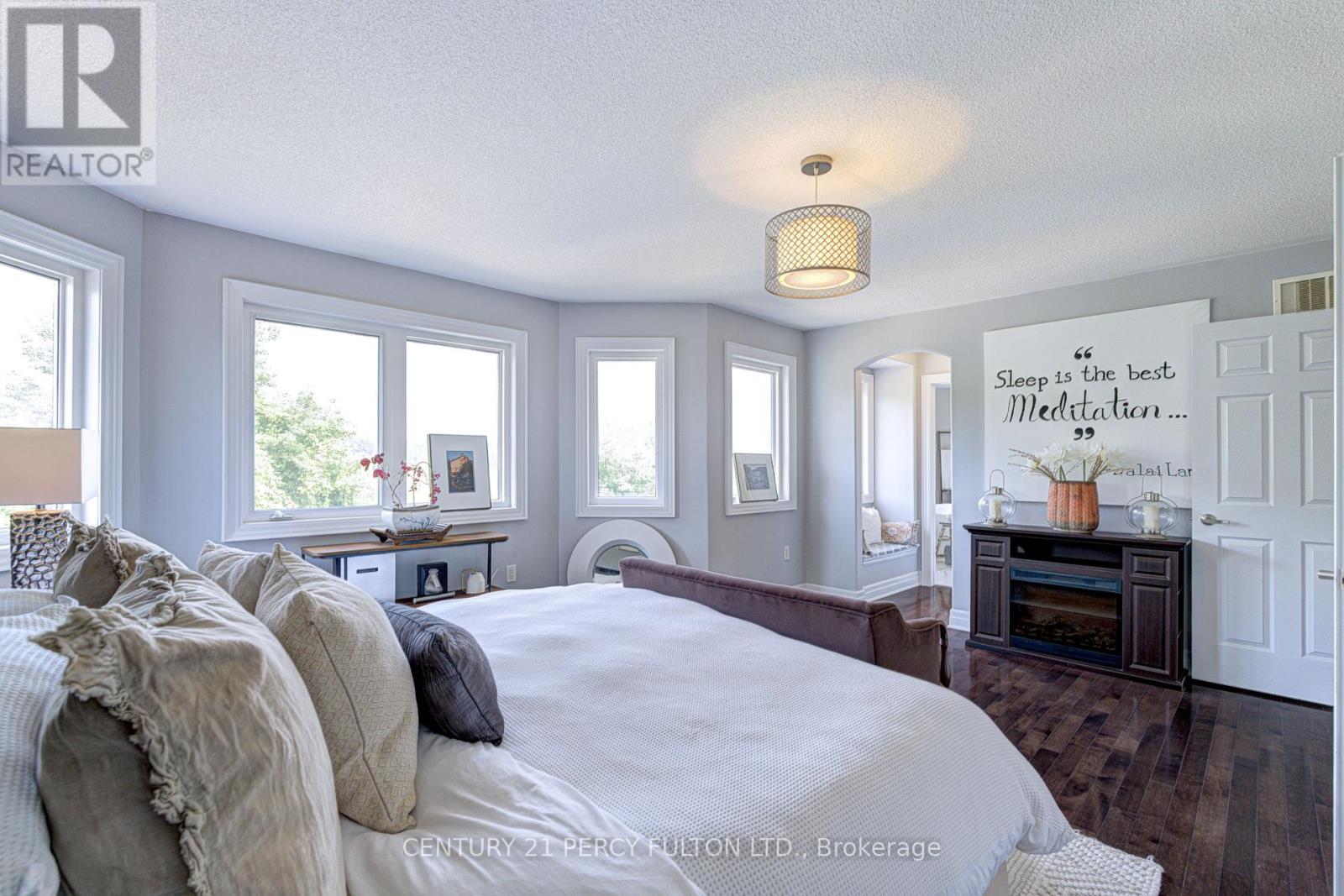 Photo 32 of 122 John W Taylor Avenue, New Tecumseth ON