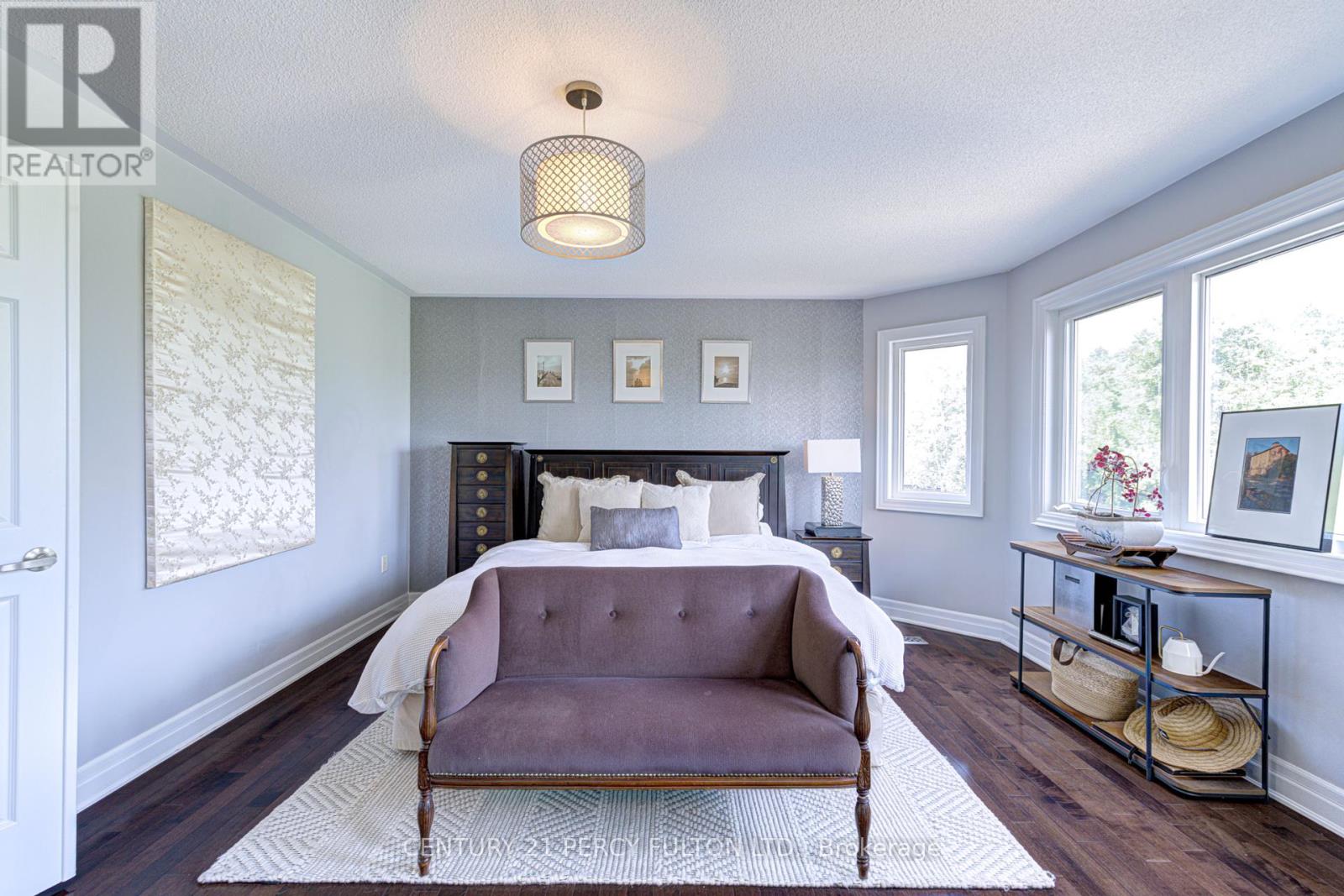 Photo 4 of 122 John W Taylor Avenue, New Tecumseth ON