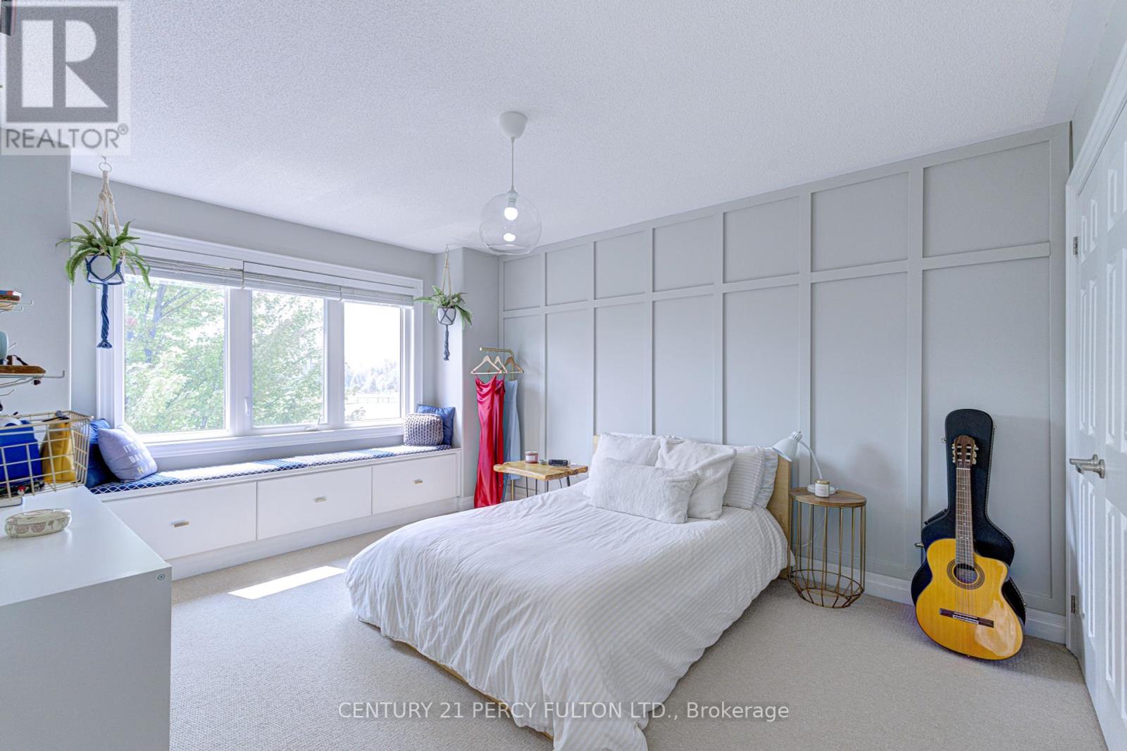 Photo 8 of 122 John W Taylor Avenue, New Tecumseth ON