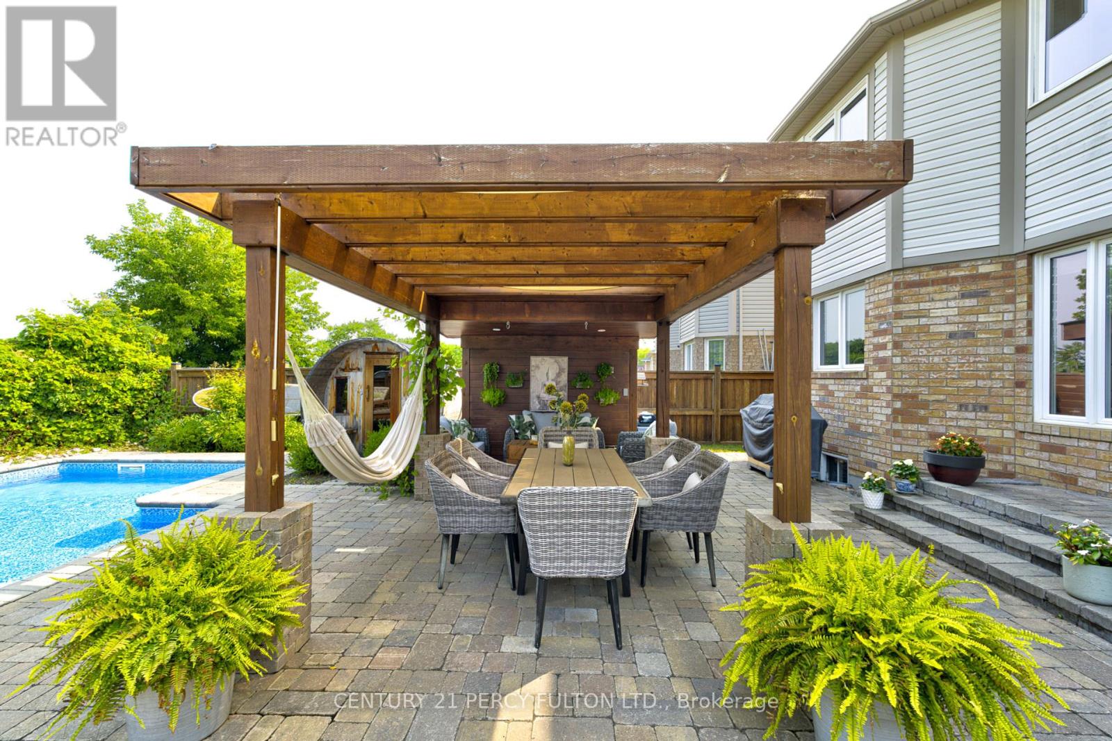 Photo 2 of 122 John W Taylor Avenue, New Tecumseth ON