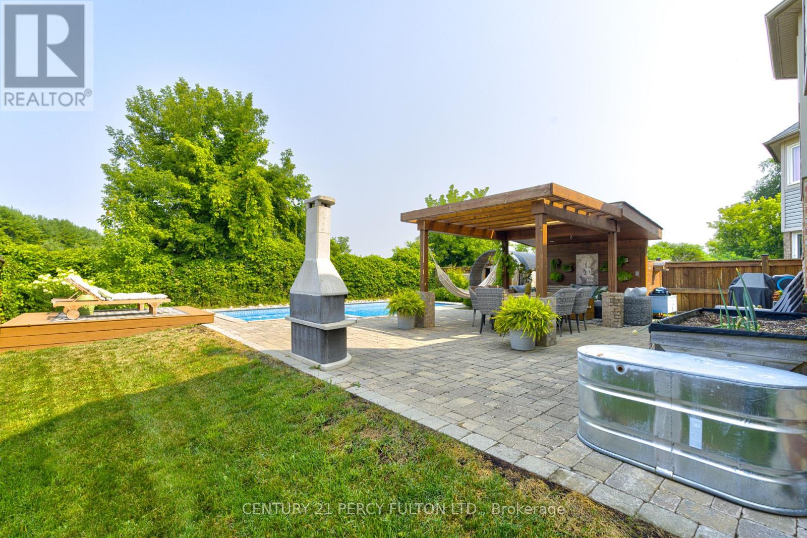 Photo 10 of 122 John W Taylor Avenue, New Tecumseth ON