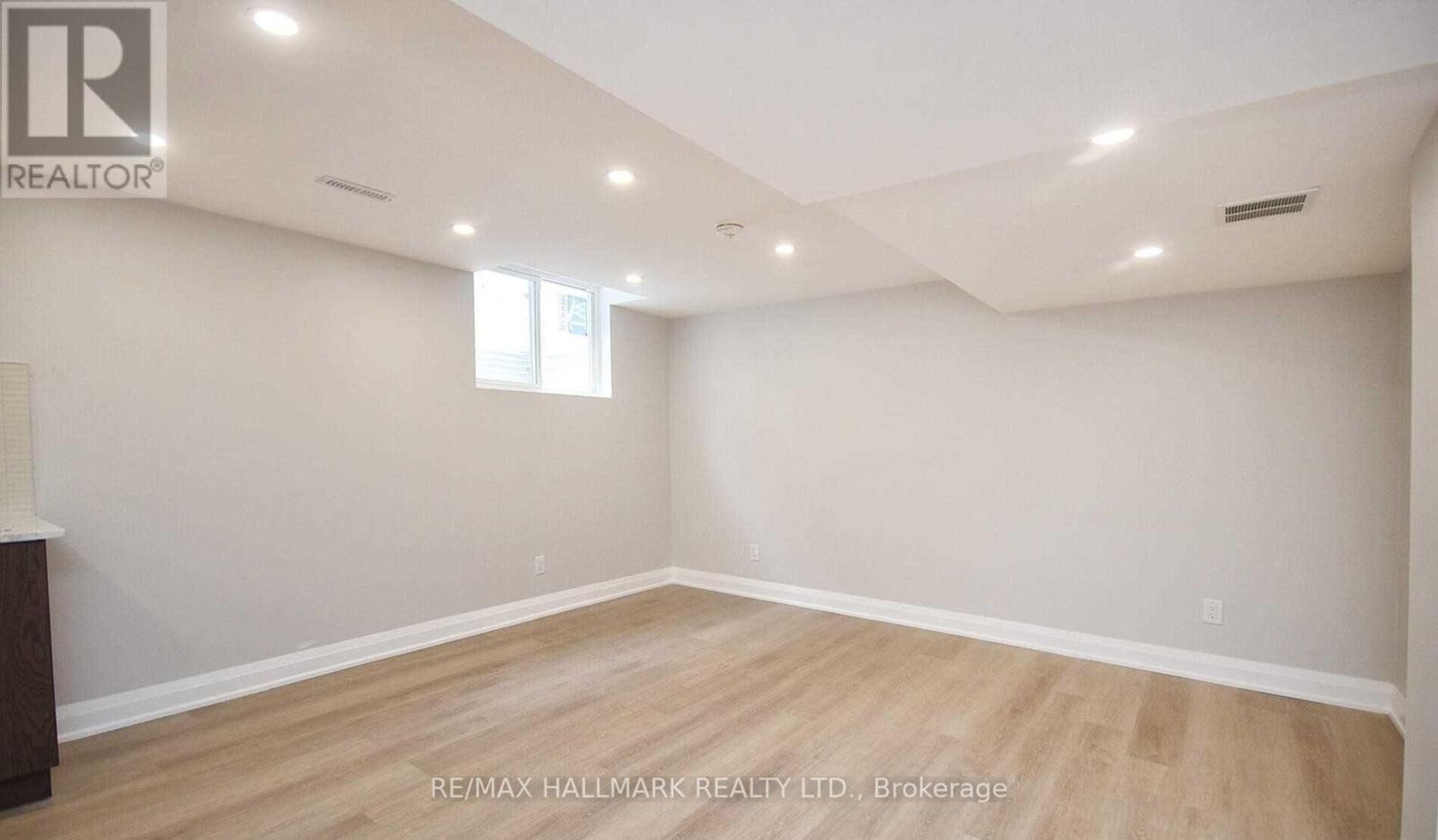 Photo 4 of Bsmt A 97 Luba Avenue, Richmond Hill ON