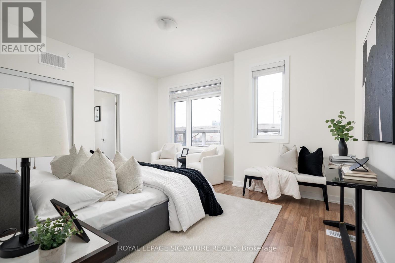 Photo 8 of 55 370 Red Maple Road, Richmond Hill ON