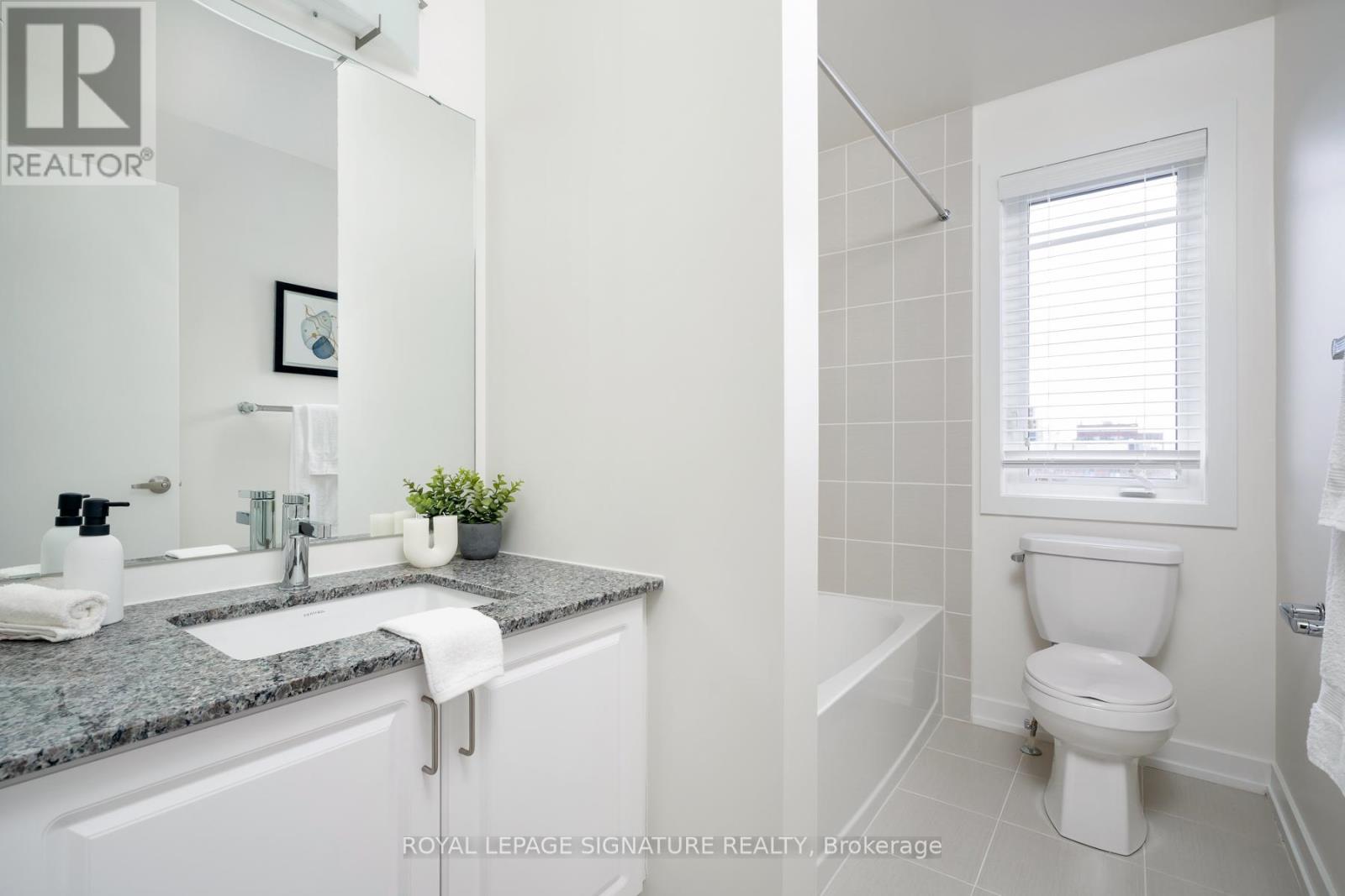 Photo 5 of 55 370 Red Maple Road, Richmond Hill ON