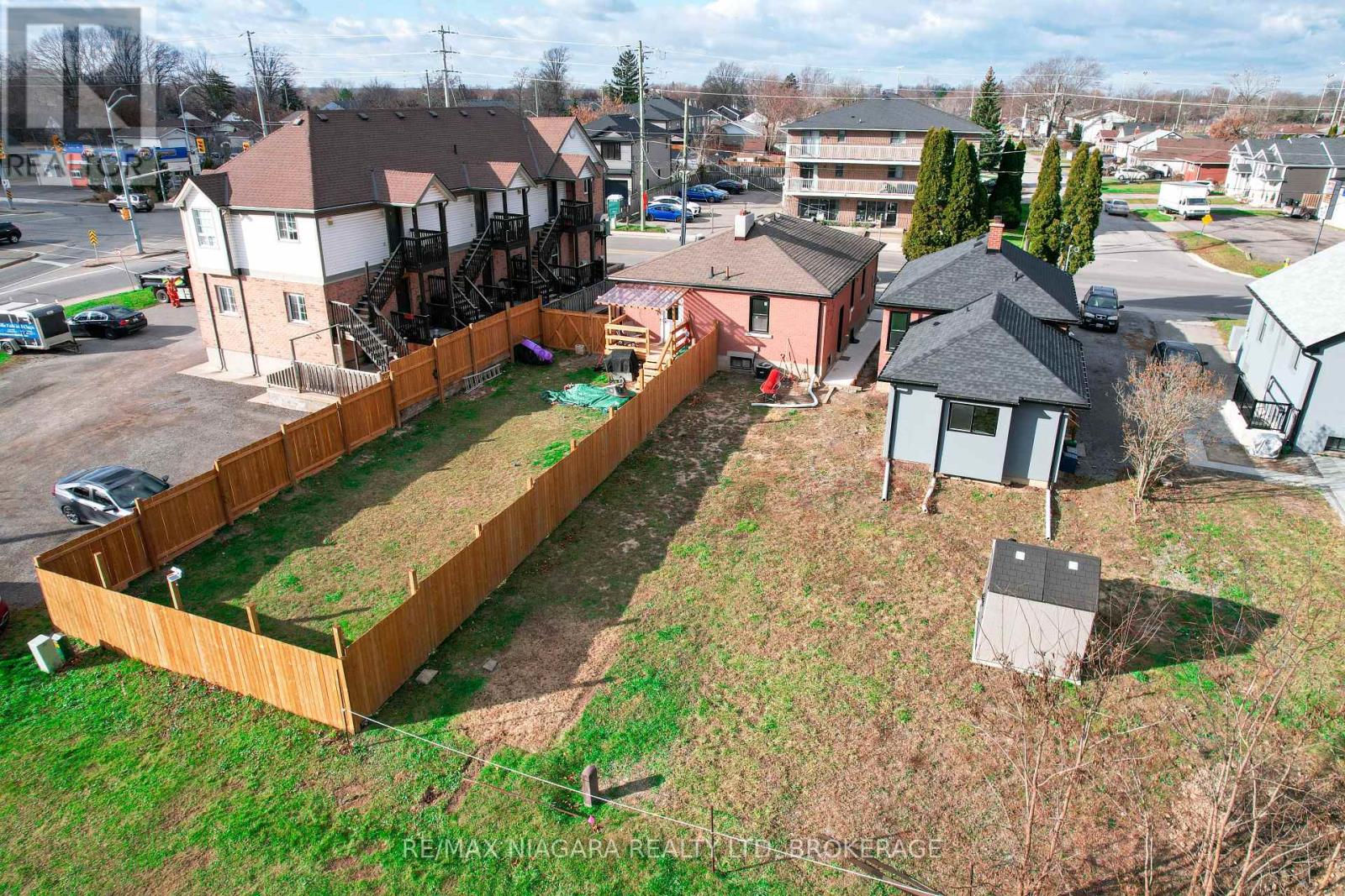 Photo 7 of 233 Pelham Road, St Catharines ON