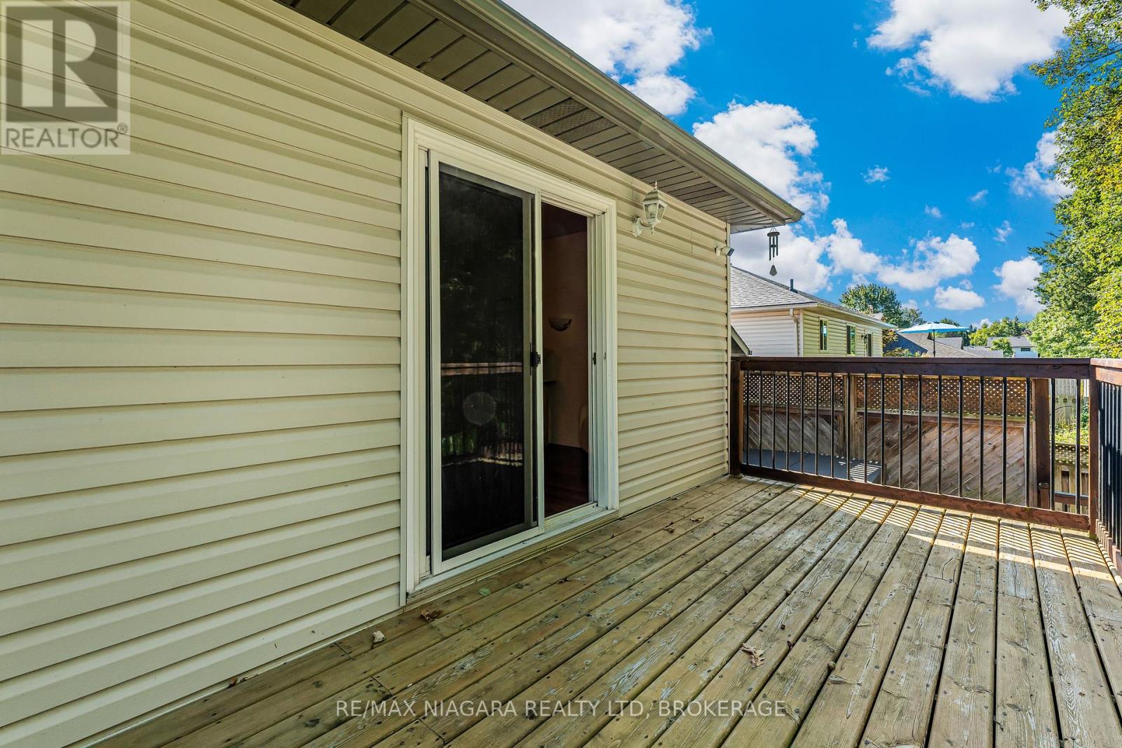 Photo 20 of 113 Foxtail Avenue, Welland ON