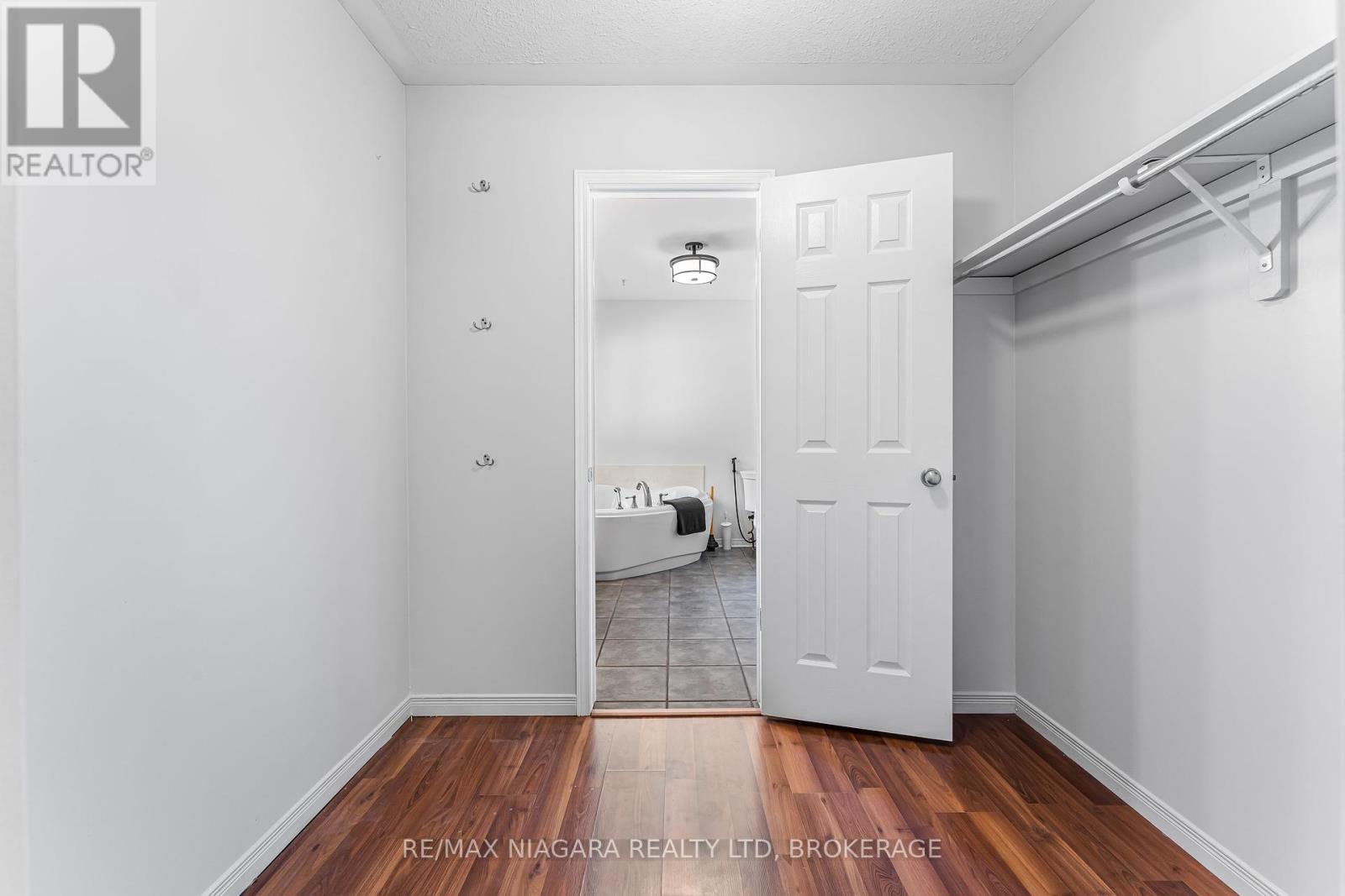 Photo 22 of 113 Foxtail Avenue, Welland ON