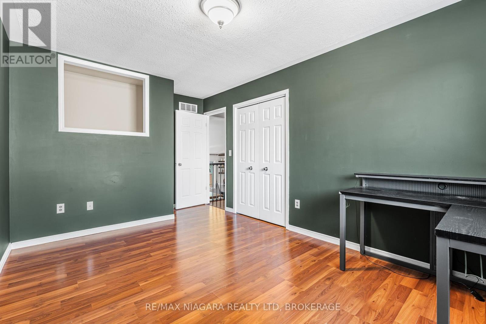 Photo 27 of 113 Foxtail Avenue, Welland ON