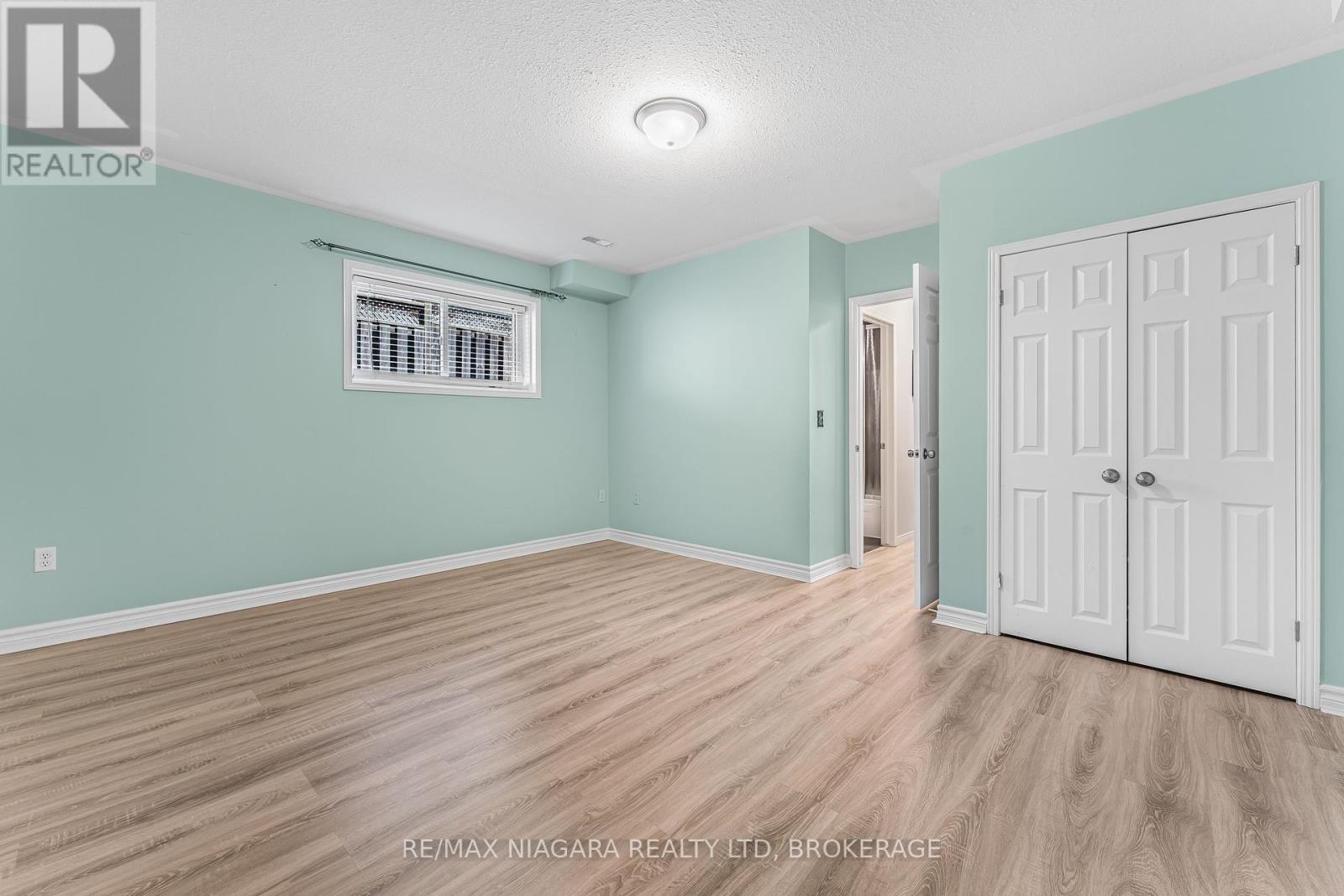 Photo 33 of 113 Foxtail Avenue, Welland ON