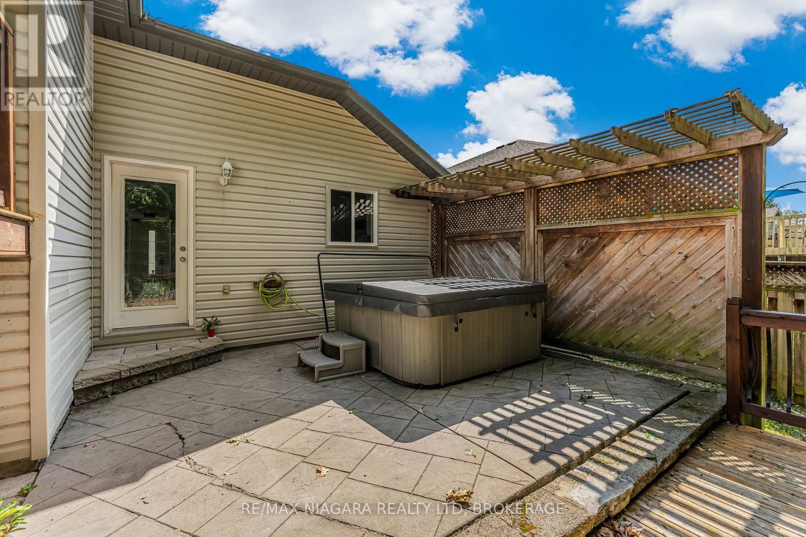 Photo 38 of 113 Foxtail Avenue, Welland ON