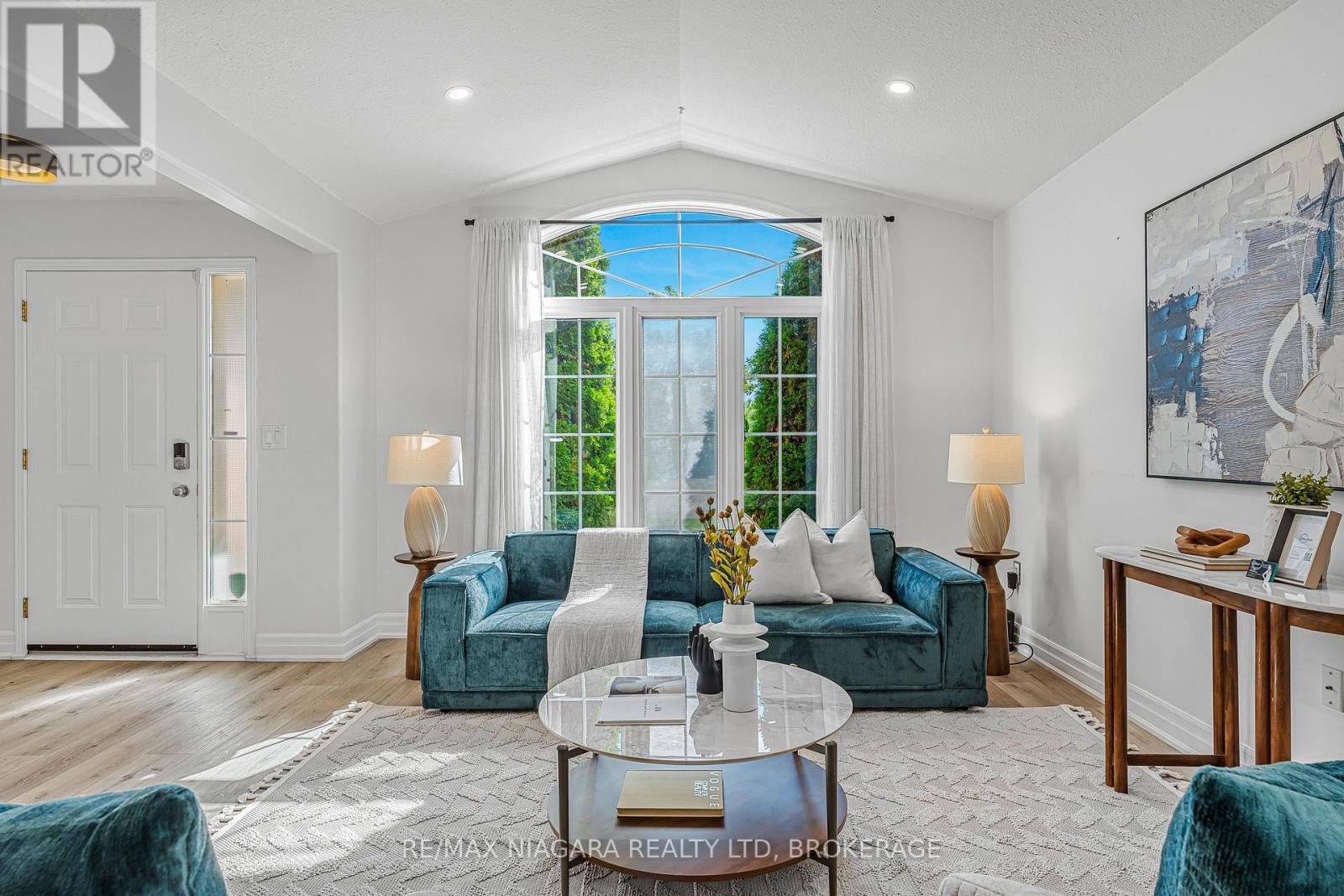 Photo 6 of 113 Foxtail Avenue, Welland ON