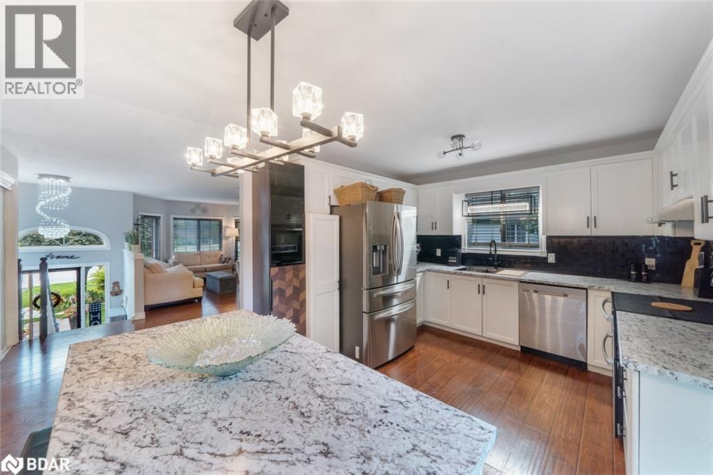 Photo 17 of 7 Coles Court, Wasaga Beach ON